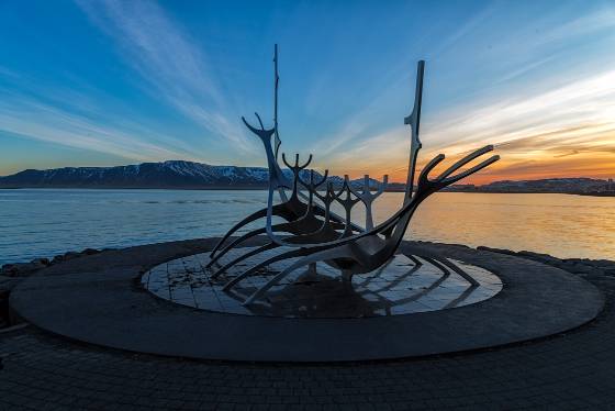 Sun Voyager 2 Icelandic sculptor Jón Gunnar Árnason created the Sun Voyager. The sculpture, constructed of stainless steel, was unveiled on August 18, 1990, on the occasion...