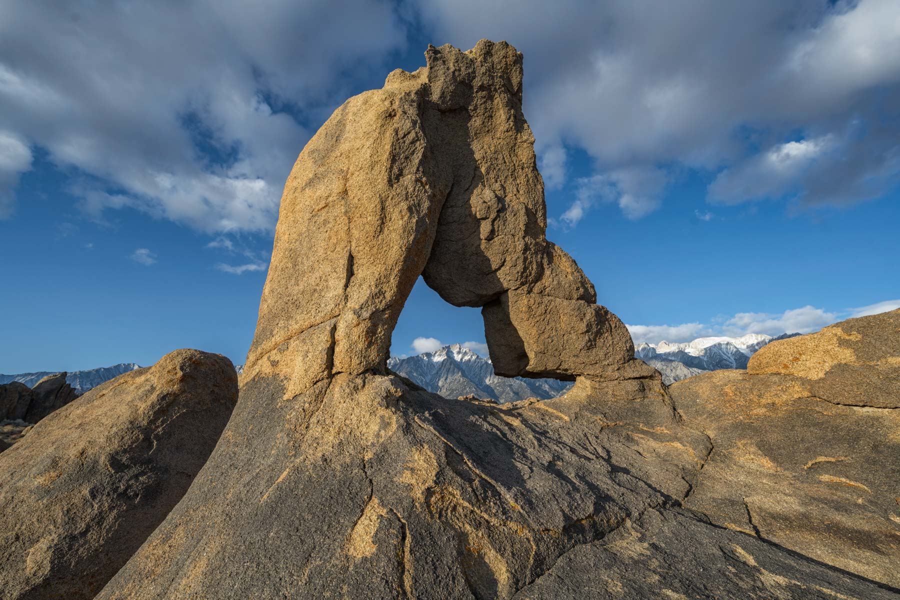 Boot Arch in the Alabama Hills at sunrise