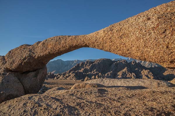 Lathe Archin the Alabama Hills