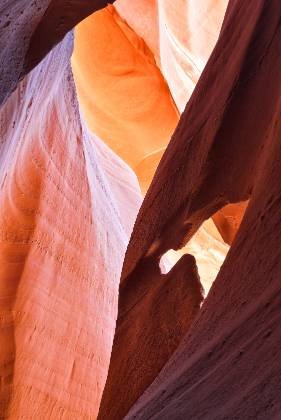 Lower Antelope Keyhole Keyhole shaped arch in Lower Antelope Canyon