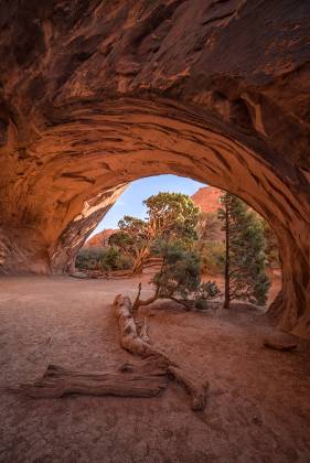 Navajo Arch 1 Navajo Arch in Arches NP Glow