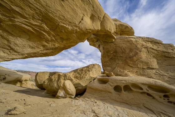 Secluded Arch 1 Secluded Arch near Burro Wash Arch in Capitol Reef National Park