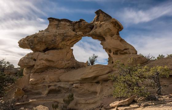 Horizon Arch Shadow Side Horizon Arch, also known as Kissing Dragons Arch, in the Grand Staircase Escalante National Monument..
