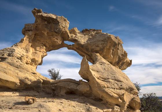 Horizon Arch aka Kissing Dragons Horizon Arch, also known as Kissing Dragons Arch, in the Grand Staircase Escalante National Monument..