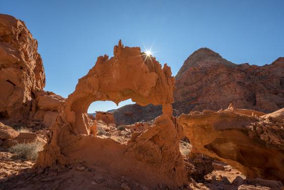 Horsecollar Arch 3 Horsecollar Arch in the Lower Bowl of Fire, Lake Mead NRA