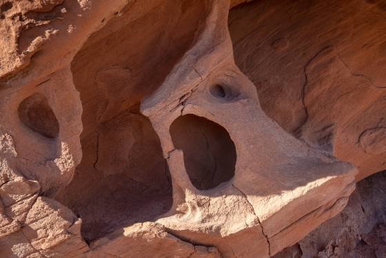 Goblin Arch Arch in Pinto Valley, Lake Mead NRA, near the Redstone Discovery Trail