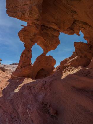 Bowl of Fire Arch 3 Arch in the Upper Bowl of Fire, Lake Mead NRA