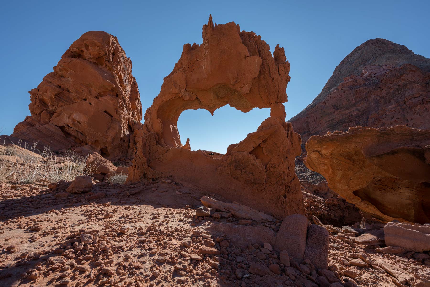 Horsecollar Arch in the Lower Bowl of Fire, Lake Mead NRA