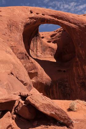 Moccasin Arch 2 Moccasin Arch in Monument Valley