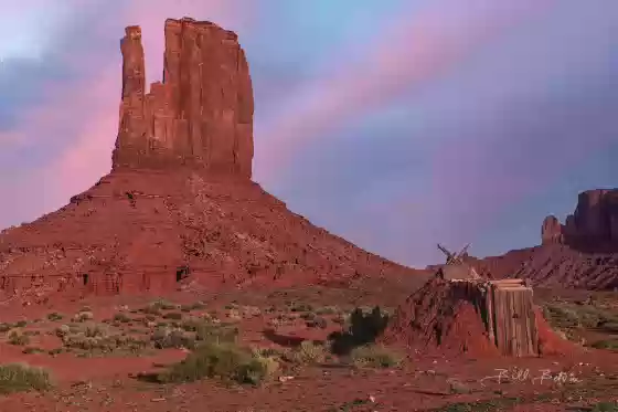 Hogan near West Mitten A Navajo hogan near West Mitten in Monumnet Valley