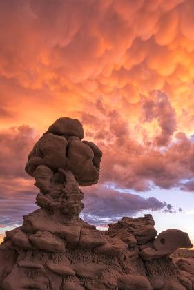 Fantasy Canyon Hoodoo3 Fantasy Canyon and Mamma Clouds in Utah