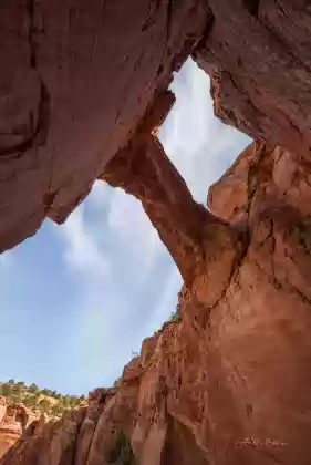 Vermilion Arch from below center Vermilion Arch in Vermilion Cliffs NM