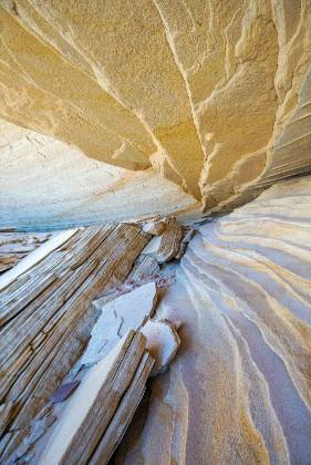 Pinnacle Butte Alcove 2 Alcove below Pinnacle Butte in Vermilion Cliffs NM