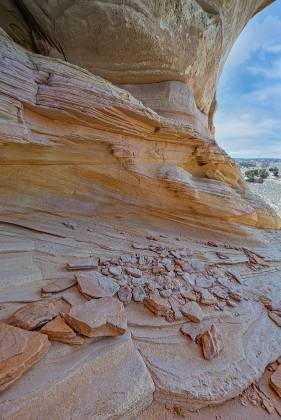 Pinnacle Butte Alcove 4 Alcove below Pinnacle Butte in Vermilion Cliffs NM