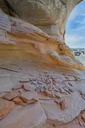 Pinnacle Butte Alcove 4 Alcove below Pinnacle Butte in Vermilion Cliffs NM