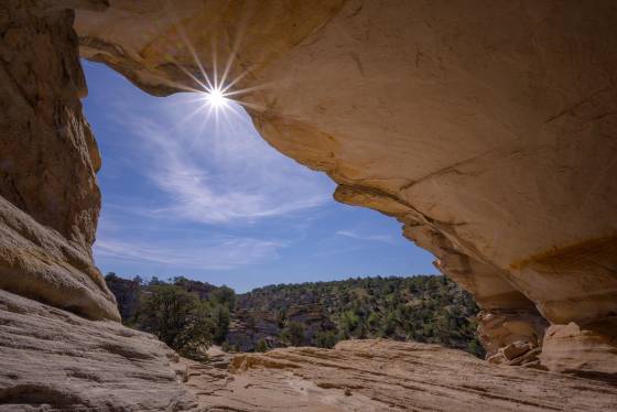 Inchworm Arch Sunburst Inchworm Arch in Grand Staircase Escalante NM